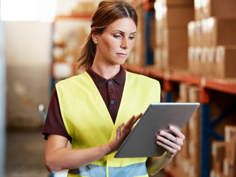 What should businesses look for in a supply chain solutions provider?